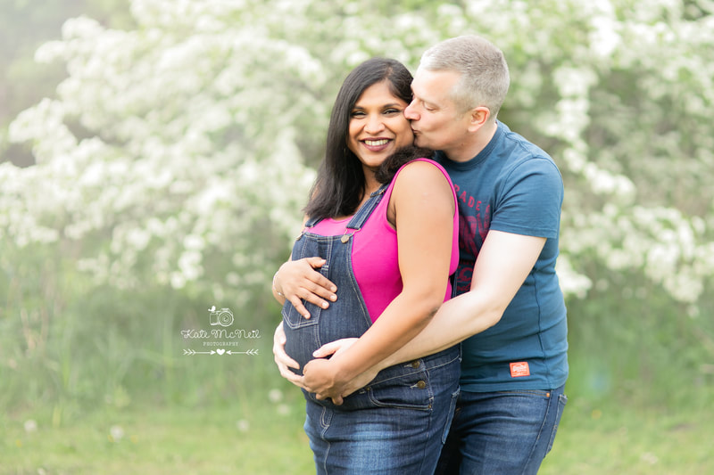 Outdoor maternity photo shoot in Marlow